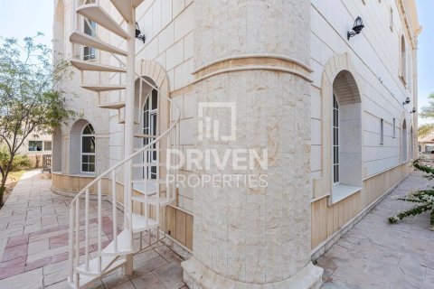 Villa in Al Barsha, Dubai, UAE 6 bedrooms, 1394 sq.m. № 653621 - photo 27
