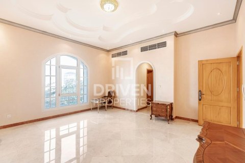 Villa in Al Barsha, Dubai, UAE 6 bedrooms, 1394 sq.m. № 653621 - photo 21