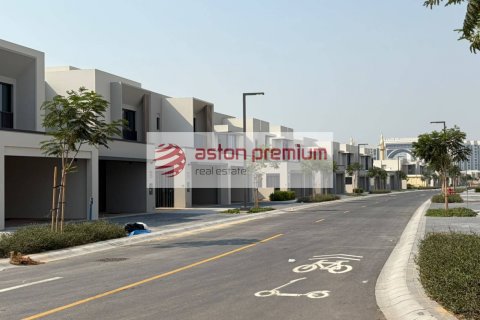 Townhouse sa Jebel Ali, Dubai, UAE 3 silid-tulugan, 238 sq.m. № 753858 - larawan 11