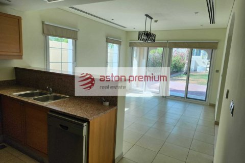 Villa til leje i Jumeirah Village Circle, Dubai, UAE 2 soveværelser, 767 kvm № 753853 - foto 3