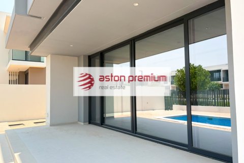 Villa sa Jebel Ali, Dubai, UAE 5 silid-tulugan, 671 sq.m. № 753857 - larawan 2
