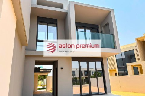 Villa sa Jebel Ali, Dubai, UAE 5 silid-tulugan, 671 sq.m. № 753857 - larawan 3
