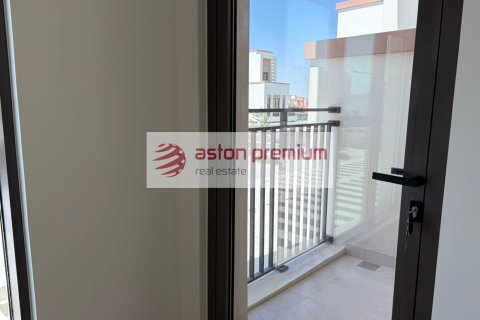 Rijtjeshuis te huur in Damac Lagoons, Dubai, VAE 4 slaapkamers, 144 vr.m., nr 760369 - foto 28