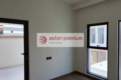 Rijtjeshuis te huur in Damac Lagoons, Dubai, VAE 4 slaapkamers, 144 vr.m., nr 760369 - foto 8