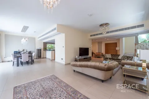 Vila di Jumeirah Park, Dubai, UAE 4 bilik tidur, 454 meter persegi № 650233 - foto 3