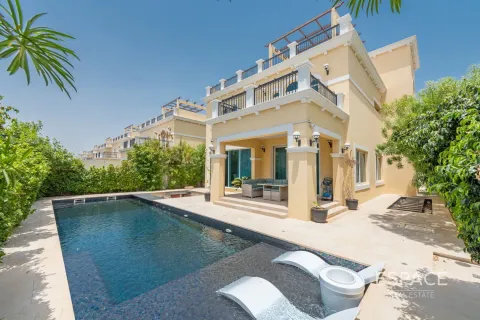 Vila di Jumeirah Park, Dubai, UAE 4 bilik tidur, 454 meter persegi № 650233 - foto 1