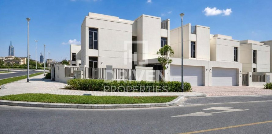 Villa a Jumeirah Park, Dubai, EAU 5 camere da letto, 547.57 mq. № 768265