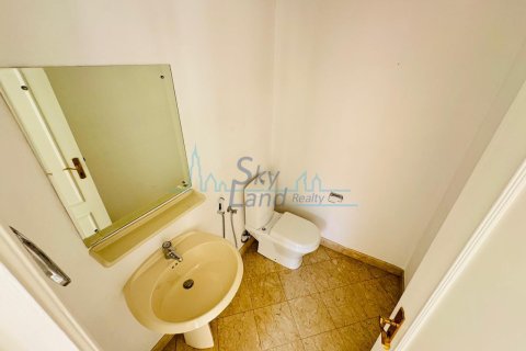 Huvila Umm Suqeim, Dubai, Arabiemiraatit 3 makuuhuonetta, 325.2 m2 № 658858 - kuva 11