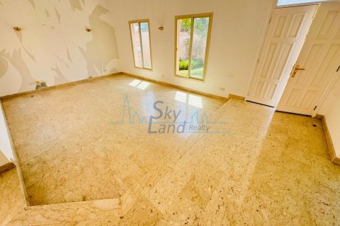 Huvila Umm Suqeim, Dubai, Arabiemiraatit 3 makuuhuonetta, 325.2 m2 № 658858 - kuva 18