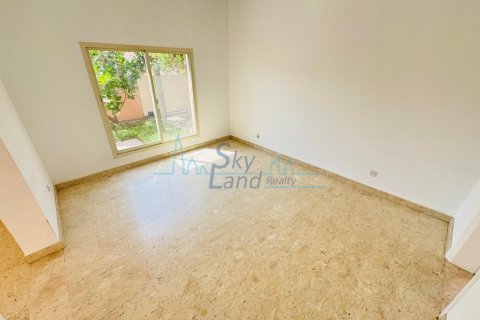 Huvila Umm Suqeim, Dubai, Arabiemiraatit 3 makuuhuonetta, 325.2 m2 № 658858 - kuva 9