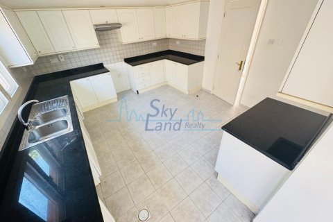 Huvila Umm Suqeim, Dubai, Arabiemiraatit 3 makuuhuonetta, 325.2 m2 № 658858 - kuva 4