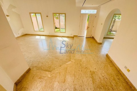 Huvila Umm Suqeim, Dubai, Arabiemiraatit 3 makuuhuonetta, 325.2 m2 № 658858 - kuva 3