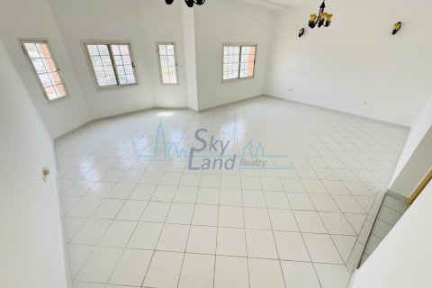Villa til leie i Umm Suqeim, Dubai, Emiratene 5 soverom, 371.6 kvm Nr. 658856 - Foto 9