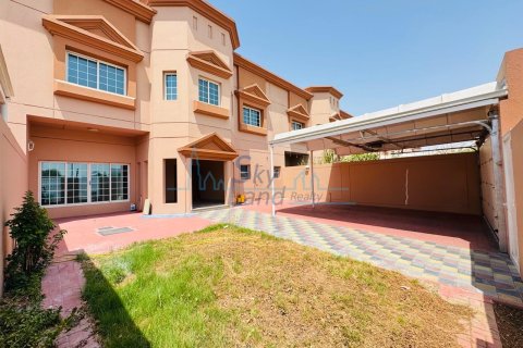 Villa til leie i Umm Suqeim, Dubai, Emiratene 5 soverom, 371.6 kvm Nr. 658856 - Foto 1