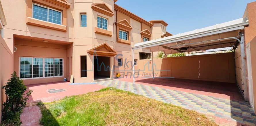 Villa i Umm Suqeim, Dubai, Emiratene 5 soverom, 371.6 kvm nr. 658856