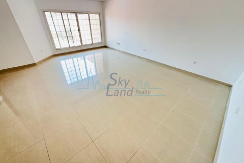 Villa til leie i Umm Suqeim, Dubai, Emiratene 5 soverom, 371.6 kvm Nr. 658856 - Foto 7