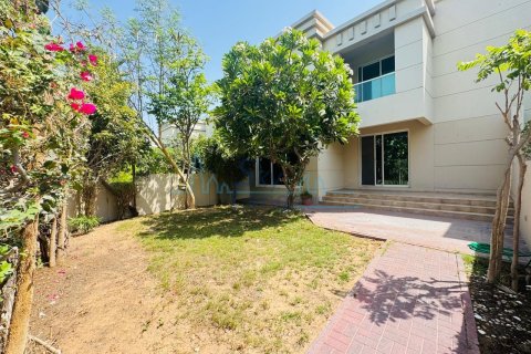 Huvila Umm Suqeim, Dubai, Arabiemiraatit 3 makuuhuonetta, 325.2 m2 № 658857 - kuva 3