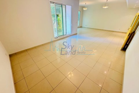 Huvila Umm Suqeim, Dubai, Arabiemiraatit 3 makuuhuonetta, 325.2 m2 № 658857 - kuva 16
