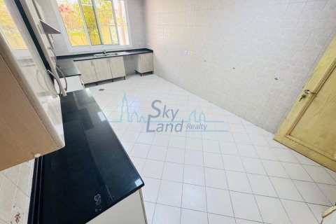 Huvila Umm Suqeim, Dubai, Arabiemiraatit 3 makuuhuonetta, 325.2 m2 № 658857 - kuva 21