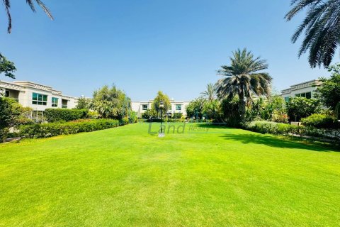 Huvila Umm Suqeim, Dubai, Arabiemiraatit 3 makuuhuonetta, 325.2 m2 № 658857 - kuva 4