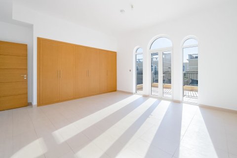 Villa à louer à Jumeirah Park, Dubai, EAU 4 chambres, 538.84 m2 № 750312 - photo 3