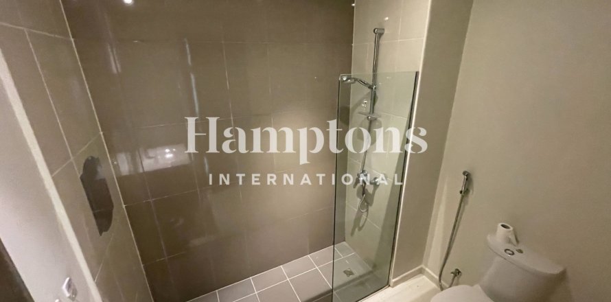 Városi lakóépület itt: Dubai, EAE, 3 hálószoba, 151.8 m², azonosító: 701976