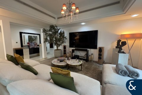 Villa itt: Dubai Sports City, Dubai, EAE, 5 hálószoba, 481 m², azonosító: 671435 - fénykép 9