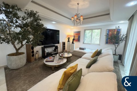 Villa itt: Dubai Sports City, Dubai, EAE, 5 hálószoba, 481 m², azonosító: 671435 - fénykép 8