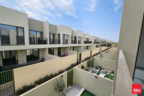 Villa til salg i Dubai, UAE 3 soveværelser, 137.8 kvm № 699739 - foto 14