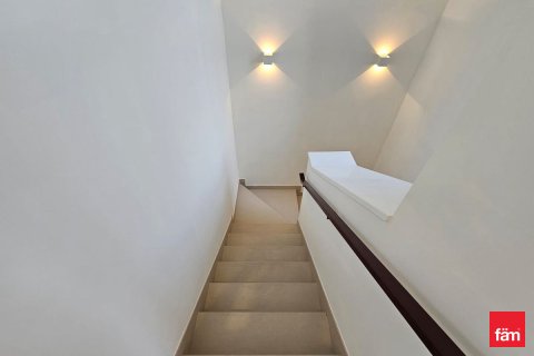 Villa til salg i Dubai, UAE 3 soveværelser, 137.8 kvm № 699739 - foto 10