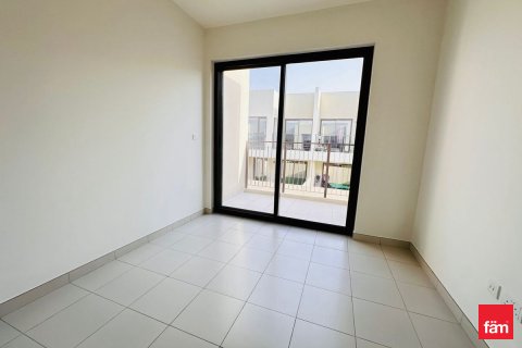 Villa till försäljning i Dubai, UAE 3 sovrum, 137.8 kvm Nr. 699739 - fotografi 3
