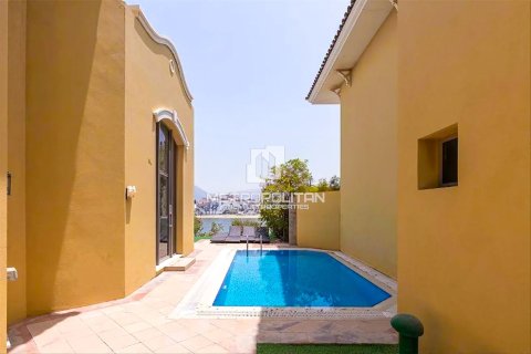 Vila u gradu Palm Jumeirah, Dubai, UAE 4 spavaće sobe, 465 m2 Br. 663528 - Slika 2