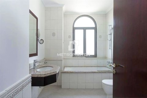 Vila u gradu Palm Jumeirah, Dubai, UAE 4 spavaće sobe, 465 m2 Br. 663528 - Slika 29