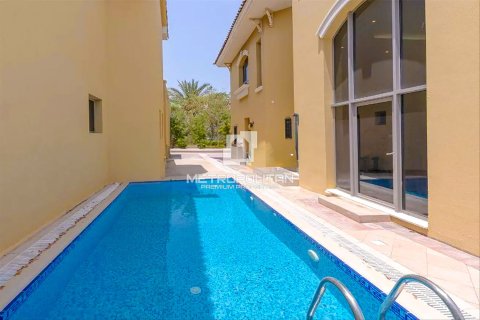 Vila u gradu Palm Jumeirah, Dubai, UAE 4 spavaće sobe, 465 m2 Br. 663528 - Slika 15