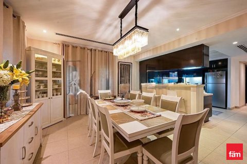 Üürile anda villa asukohaga Dubai, AÜE: 3 magamistoaga, 524.2 m² Nr 685980 - pilt 8