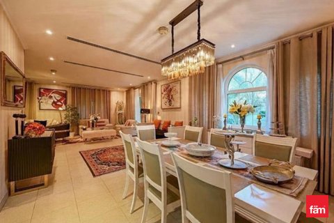 Üürile anda villa asukohaga Dubai, AÜE: 3 magamistoaga, 524.2 m² Nr 685980 - pilt 7