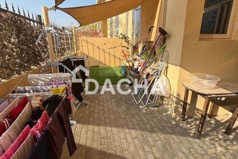 تاون هاوس للبيع في دائرة قرية جميرا، دبي، الإمارات العربية المتحدة 3 غرفة نوم ، 262 متر مربع ، رقم 714637 - صورة 2