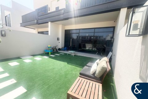 Villa in vendita a Al Furjan, Dubai, EAU 3 camere da letto, 166 mq. № 666321 - foto 13