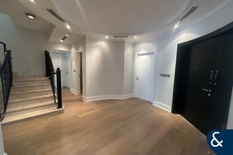 Vila v Jumeirah Park, Dubai, SAE 5 ložnice, 436 m² Č.: 666319 - fotografie 2