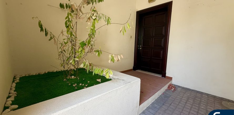 Villa itt: The Springs, Dubai, EAE, 3 hálószoba, 228 m², azonosító: 666320