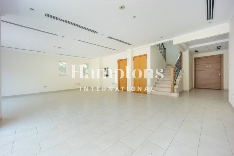 Vila di Jumeirah Park, Dubai, UAE 4 bilik tidur, 510.00030880 meter persegi № 754898 - foto 10