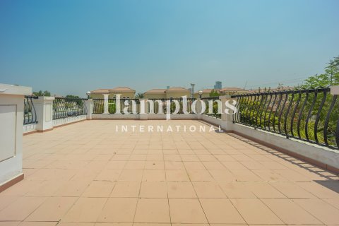 Vila di Jumeirah Park, Dubai, UAE 4 bilik tidur, 510.00030880 meter persegi № 754898 - foto 4