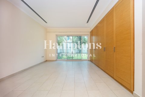 Vila di Jumeirah Park, Dubai, UAE 4 bilik tidur, 510.00030880 meter persegi № 754898 - foto 7