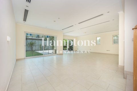 Vila di Jumeirah Park, Dubai, UAE 4 bilik tidur, 510.00030880 meter persegi № 754898 - foto 22