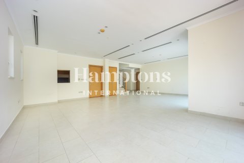 Vila di Jumeirah Park, Dubai, UAE 4 bilik tidur, 510.00030880 meter persegi № 754898 - foto 15