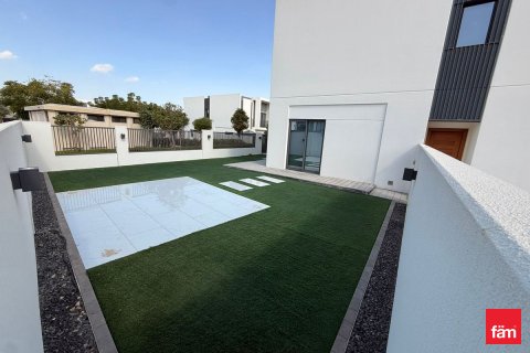 Rumah bandar di Dubai, UAE 4 bilik tidur, 36020.7 meter persegi № 679781 - foto 1