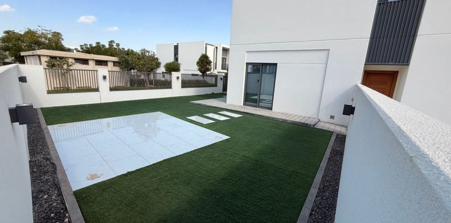 Rumah bandar di Dubai, UAE 4 bilik tidur, 36020.7 meter persegi № 679781