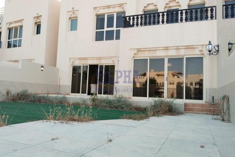 Townhouse in Al Hamra Village, Ras Al Khaimah, UAE 3 bedrooms, 252.5 sq.m. № 719977 - photo 18