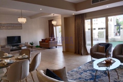 Townhouse in Al Hamra Village, Ras Al Khaimah, UAE 3 bedrooms, 252.5 sq.m. № 719977
