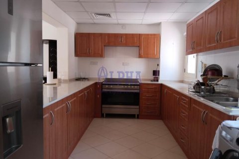 Townhouse in Al Hamra Village, Ras Al Khaimah, UAE 3 bedrooms, 250.8 sq.m. № 719976 - photo 7